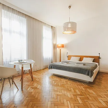 Komfort W Samym Centrum Vratislav